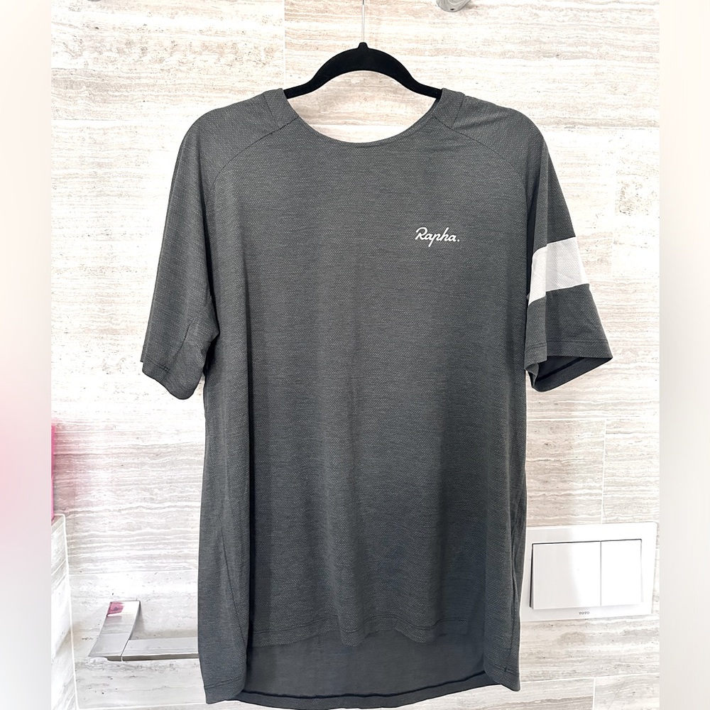 New barely worn Rapha men’s T-shirt for cycling